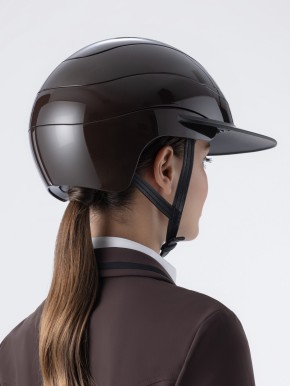 Equiline Xanto Reithelm Coffee Bean – Stil & Sicherheit mit Visier