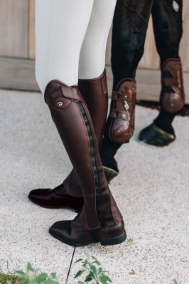 Braune Lederchaps Classic Comfort von Dyon